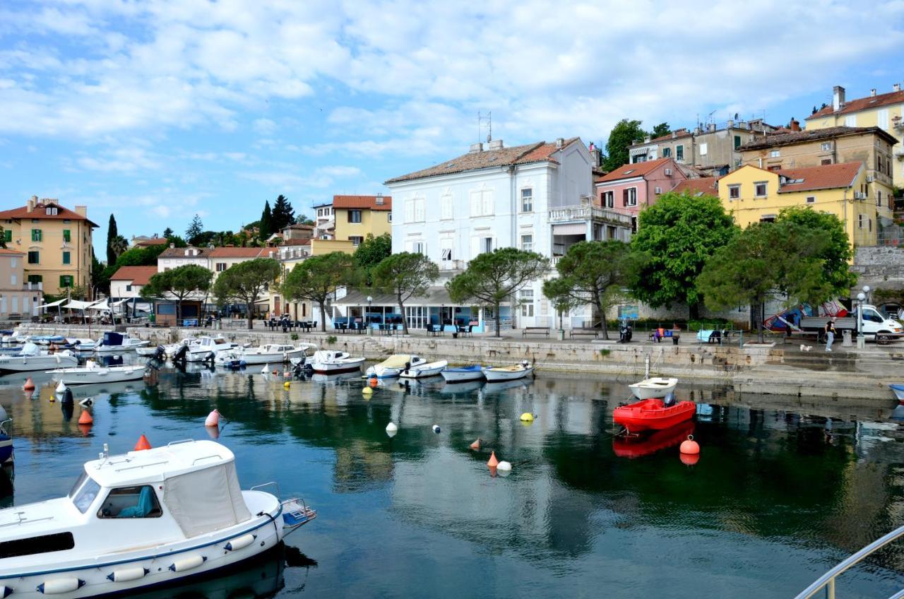 Studio Apartment Surf By The Sea Opatija Exterior photo