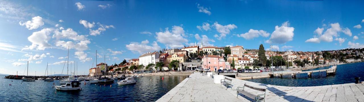 Studio Apartment Surf By The Sea Opatija Exterior photo